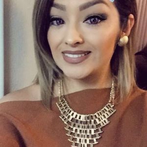 Meet your Posher, Yvette